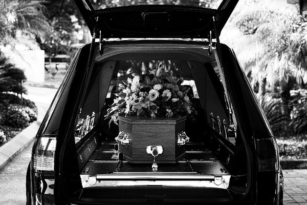 Hearse-with-coffin